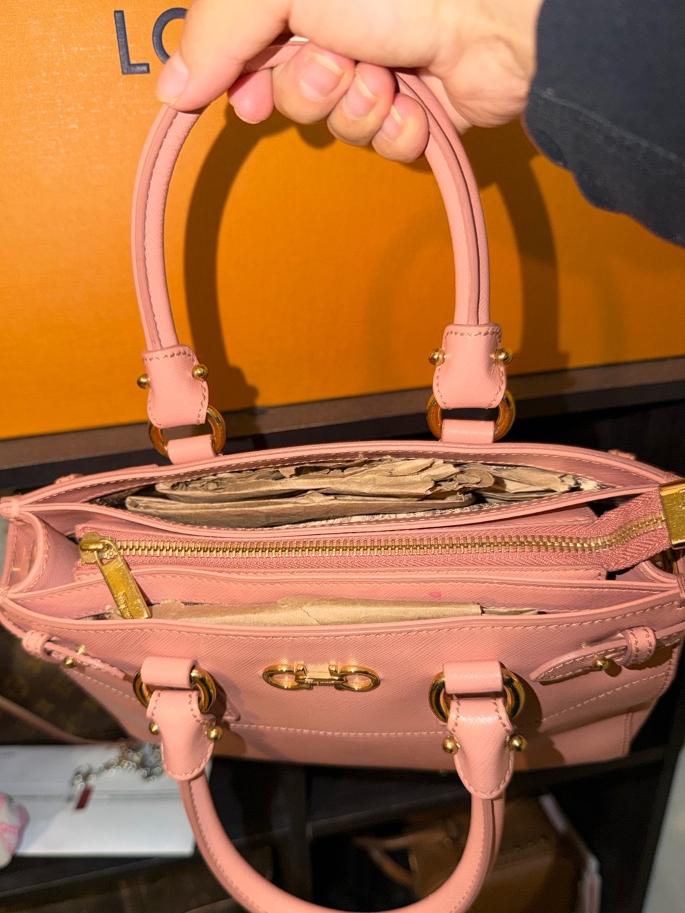 Salvatore Ferragamo Beky tote - Picture 9 of 17